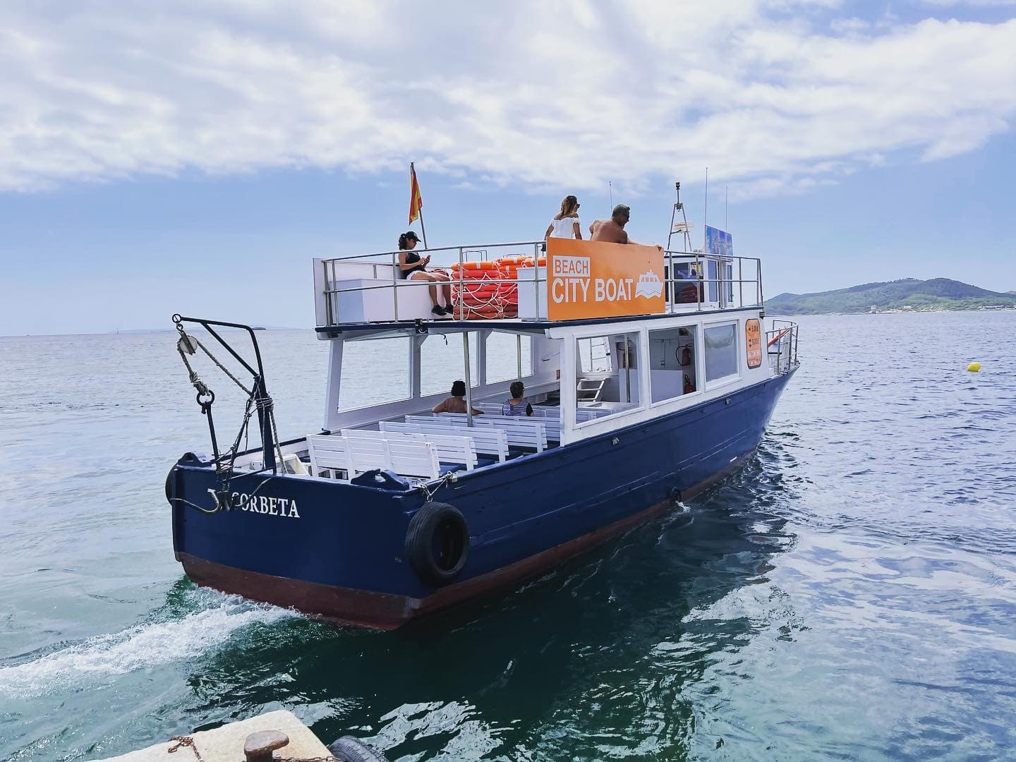 Beach City Boat (Ibiza city - Playa d'en Bossa)